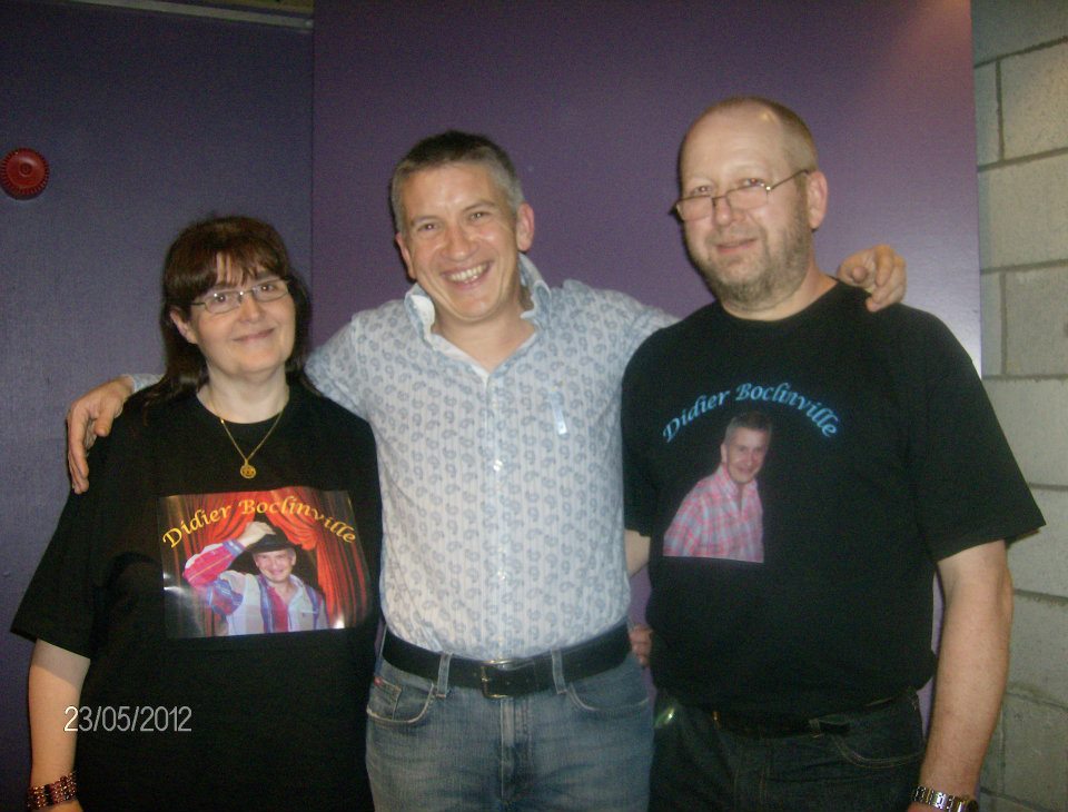 Avec Muriel et Michel (et leurs t-shirts) - 25 mai 2012